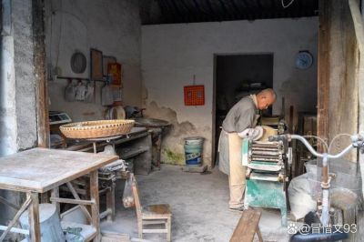 你知道旧时棚匠的工作吗？原来他们专门负责搭建棚架，服务红白喜事