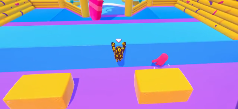 糖豆人怎么跳起来双手爬上去